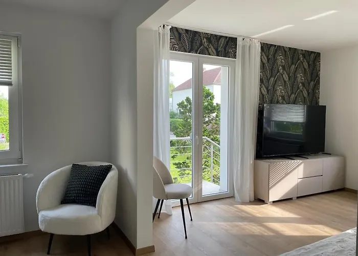 Lage In - Renoviertes, Ruhiges Apartment *