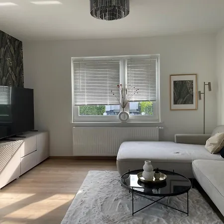 Ruhiges Gaestehaus - 120qm - Garten - 1a Lage דירה הנובר