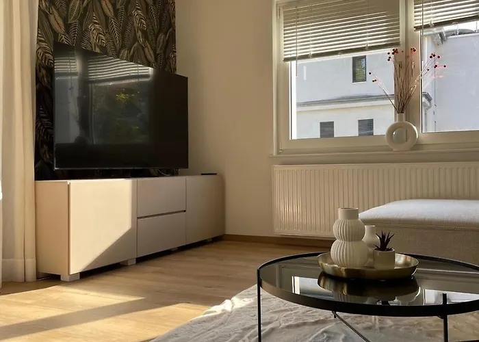 Appartement Ruhiges Gaestehaus - 120qm - Garten - 1a Lage