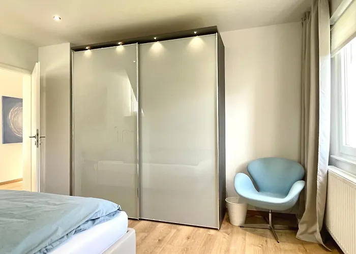 Ruhiges Gaestehaus - 120qm - Garten - 1a Lage Appartement *